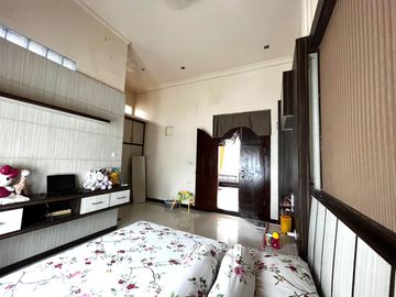 Rumah Mewah Eropa Klasik di Mertoyudan Magelang