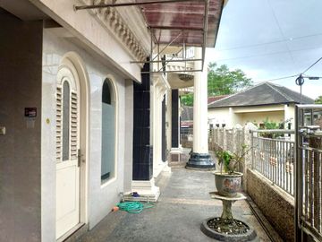 Rumah Mewah Eropa Klasik di Mertoyudan Magelang