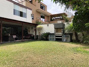 VENDO LINDA CASA REMODELADA EN AURORA, MIRAFLORES