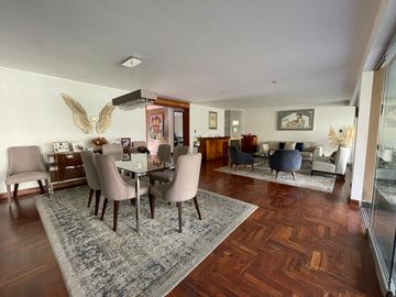 VENDO LINDA CASA REMODELADA EN AURORA, MIRAFLORES
