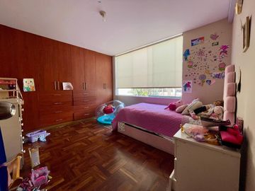 VENDO LINDA CASA REMODELADA EN AURORA, MIRAFLORES