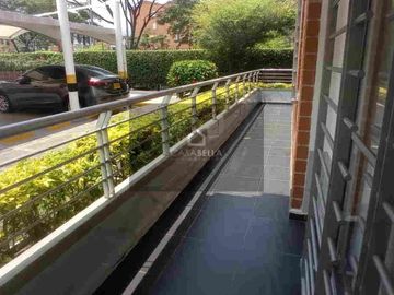 Apartamento venta en primer piso barrio La Hacienda