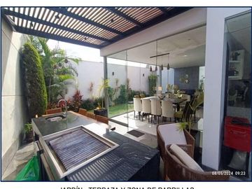Moderna casa en condominio en La Molina Vieja dentro de zona privada y vigilada muy cerca a Molina Plaza