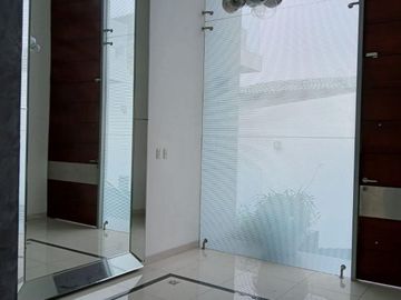 Moderna casa en condominio en La Molina Vieja dentro de zona privada y vigilada muy cerca a Molina Plaza
