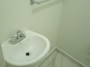 CASA EN VENTA EN EL CENTRO HISTÓRICO DE ZACATECAS, ZAC. FRENTE A MUSEO MANUEL FELGUÉREZ