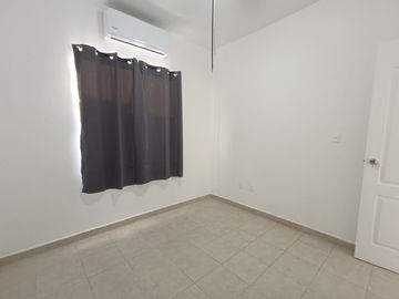 Hermosa casa renovada y equipada lista para ocupar!