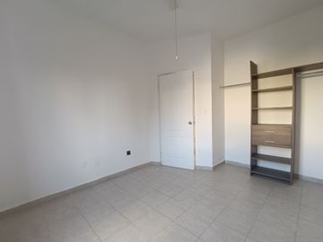 Hermosa casa renovada y equipada lista para ocupar!