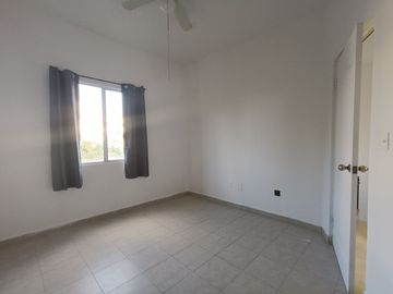 Hermosa casa renovada y equipada lista para ocupar!