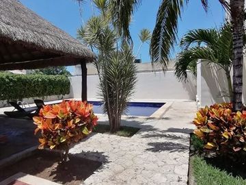 Hermosa casa renovada y equipada lista para ocupar!