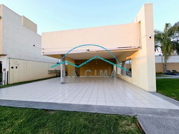 Casa de Oportunidad en Hacienda la Gloria opción de 5 recámaras