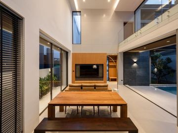 Modern pool villa house for sale with double volume and spacious outdoor party located in the middle of city only 5 mins from Nimman