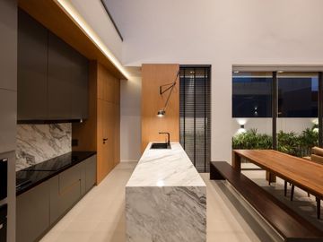 Modern pool villa house for sale with double volume and spacious outdoor party located in the middle of city only 5 mins from Nimman
