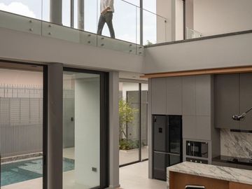 Modern pool villa house for sale with double volume and spacious outdoor party located in the middle of city only 5 mins from Nimman