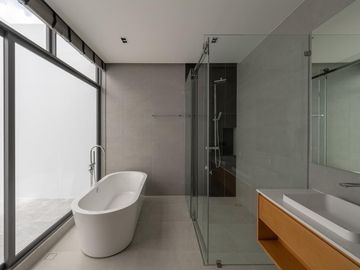 Modern pool villa house for sale with double volume and spacious outdoor party located in the middle of city only 5 mins from Nimman