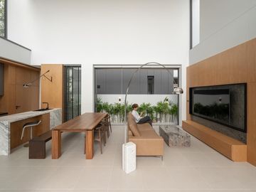 Modern pool villa house for sale with double volume and spacious outdoor party located in the middle of city only 5 mins from Nimman