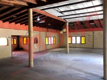 PROPIEDAD EN VENTA TIPO HACIENDA EN LOMA BLANCA