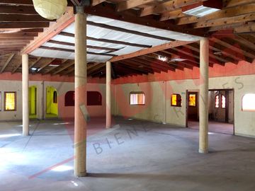 PROPIEDAD EN VENTA TIPO HACIENDA EN LOMA BLANCA