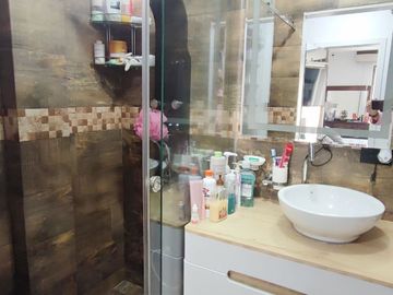 C320 - Venta Moderna Casa en Villa Club con Piscina - Daule