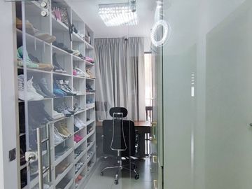 C320 - Venta Moderna Casa en Villa Club con Piscina - Daule