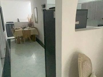 Casa esquinera de tres pisos independientes- Barrio La Nueva Base