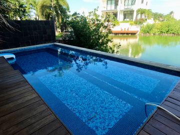 Exclusiva Residencia en Isla Dorada con muelle privado