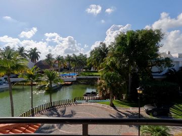 Exclusiva Residencia en Isla Dorada con muelle privado