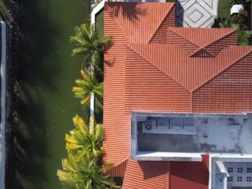 Exclusiva Residencia en Isla Dorada con muelle privado