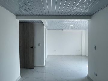 Hermosa casa, unidad cerrada en cerritos.