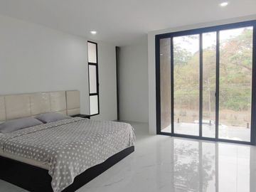 C290 - Venta Casa en Lago de Capeira Moderna por Estrenar - Guayaquil