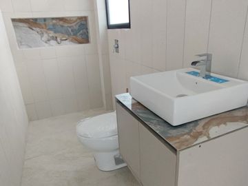 C290 - Venta Casa en Lago de Capeira Moderna por Estrenar - Guayaquil