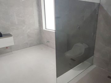 C290 - Venta Casa en Lago de Capeira Moderna por Estrenar - Guayaquil