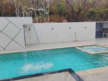 C290 - Venta Casa en Lago de Capeira Moderna por Estrenar - Guayaquil