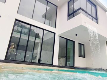 C290 - Venta Casa en Lago de Capeira Moderna por Estrenar - Guayaquil