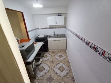 Vende Buena y Amplia Casa de dos Pisos de 4D y 3B más Depto Interior