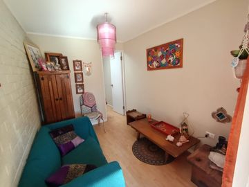 Vende Buena y Amplia Casa de dos Pisos de 4D y 3B más Depto Interior