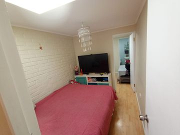 Vende Buena y Amplia Casa de dos Pisos de 4D y 3B más Depto Interior