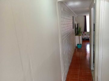 (Rebajada) Buena y Amplia Casa de dos Pisos de 4D y 3B más Depto Interior