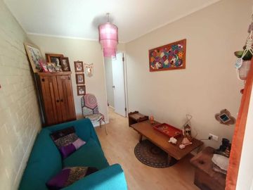(Rebajada) Buena y Amplia Casa de dos Pisos de 4D y 3B más Depto Interior