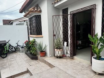 Santa Cecilia Los Girasoles Vendo casa de Oportunidad 2 Cuartos