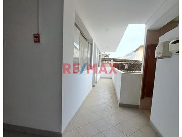 Venta De Local Comercial Edificio De 5 Pisos En Villa María Del Triunfo Av. 7 De Junio