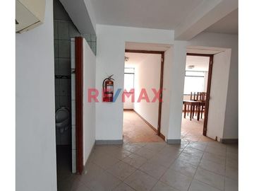Venta De Local Comercial Edificio De 5 Pisos En Villa María Del Triunfo Av. 7 De Junio