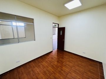 CASA EN VENTA EN LA AV. QUILCA Y OMICRON EN EL CALLAO