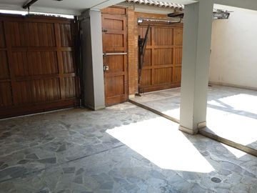CASA EN VENTA EN LA AV. INSURGENTES, CERCA DE MALL PLAZA BELLAVISTA, CERCA DEL HOSPITAL BARTON, CERCA DE MINKA