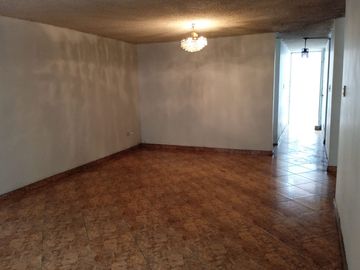 CASA EN VENTA EN LA AV. INSURGENTES, CERCA DE MALL PLAZA BELLAVISTA, CERCA DEL HOSPITAL BARTON, CERCA DE MINKA