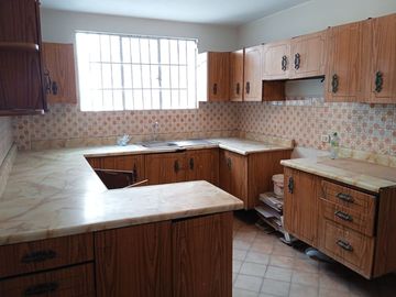 CASA EN VENTA EN LA AV. INSURGENTES, CERCA DE MALL PLAZA BELLAVISTA, CERCA DEL HOSPITAL BARTON, CERCA DE MINKA
