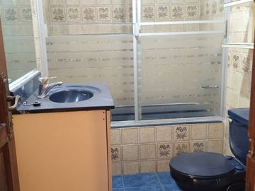 CASA EN VENTA EN LA AV. INSURGENTES, CERCA DE MALL PLAZA BELLAVISTA, CERCA DEL HOSPITAL BARTON, CERCA DE MINKA