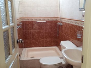 CASA EN VENTA EN LA AV. INSURGENTES, CERCA DE MALL PLAZA BELLAVISTA, CERCA DEL HOSPITAL BARTON, CERCA DE MINKA