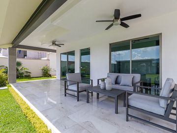 CASA EN VENTA CON ALBERCA PRIVADA A 2 MINUTOS DEL TEC DE MONTERREY CUERNAVACA, MORELOS