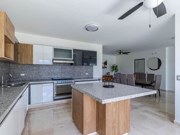 CASA EN VENTA CON ALBERCA PRIVADA A 2 MINUTOS DEL TEC DE MONTERREY CUERNAVACA, MORELOS