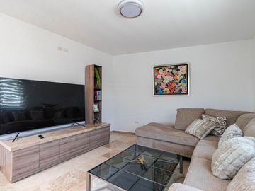 CASA EN VENTA CON ALBERCA PRIVADA A 2 MINUTOS DEL TEC DE MONTERREY CUERNAVACA, MORELOS